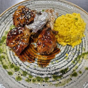 F2 - "LOLLY-POP'S" DIN COPĂNELE DE PUI CU RISSOTTO MILANESE (copanele pui, orez, unt, parmezan, vin) - 350 gr.