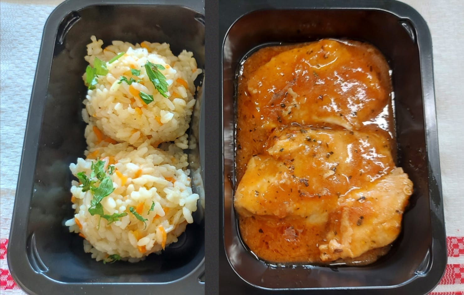 F2 - FRIPTURA DIN PIEPT DE PUI CU SOS DEMIGLACE SI OREZ CREMOS (piept de pui, ceapa, usturoi, ardei, sos demiglace, orez, ceapa, parmezan, smantana vegetala) 350 gr.