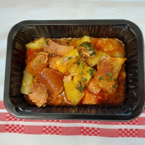 V1 - GULAȘ VEGETARIAN CU CARTOFI (soia, cartofi, ceapa, ardei, chimen, boia) - 350gr.